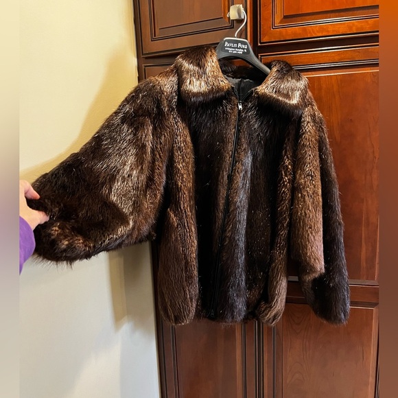 John Pavlis Arlington Heights Beaver Fur Coat EUC Heavy Beautiful - Picture 3 of 9